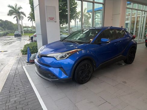 Used 2019 Toyota C-HR LE FWD image 2