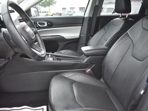 Used 2022 Jeep Compass Limited image 16