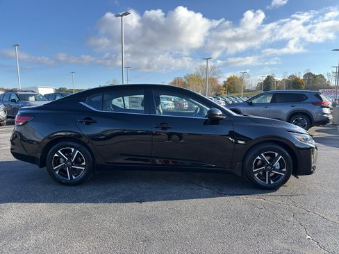 New 2025 Nissan Sentra SV image 4