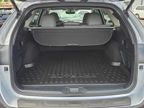 Used 2025 Subaru Outback Limited w/ Tech Package 3 AWD/4WD image 10