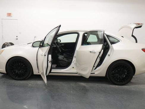 Used 2012 Buick Verano Leather FWD image 22