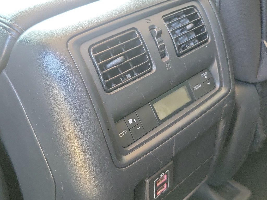 Used 2018 Nissan Pathfinder S FWD image 12