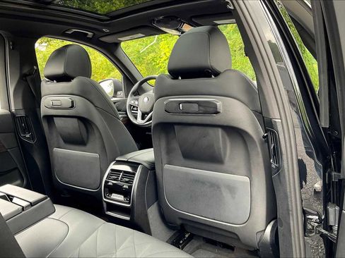 Used 2025 BMW X5 xDrive40i w/ Parking Assistance Package AWD/4WD image 20