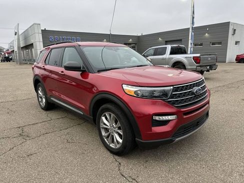 Used 2023 Ford Explorer XLT w/ Equipment Group 202A image 11