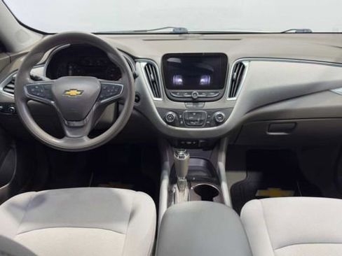 Used 2019 Chevrolet Malibu LS image 16