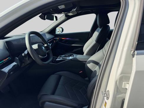 Certified 2025 BMW i5 xDrive40 w/ Premium Package AWD/4WD image 11