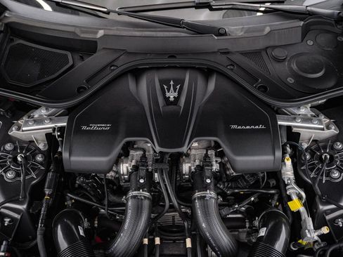 Certified 2024 Maserati GranTurismo Trofeo AWD/4WD image 34