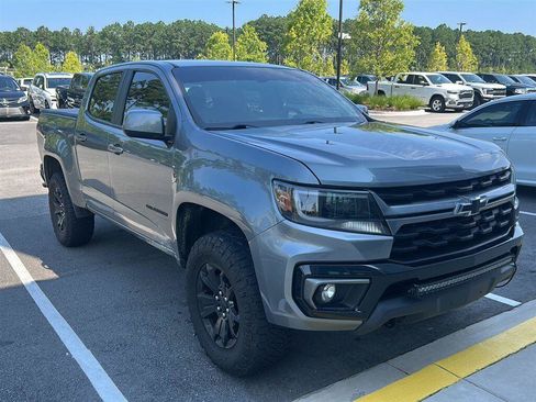 Used 2022 Chevrolet Colorado LT w/ LT Convenience Package AWD/4WD image 3