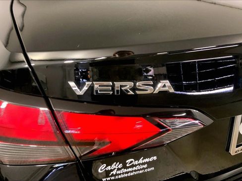 Used 2025 Nissan Versa SV FWD image 8