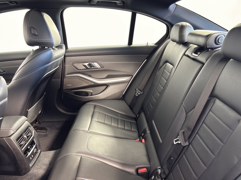 Used 2020 BMW 330i Sedan w/ Premium Package RWD image 25