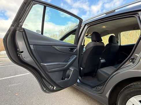 Used 2018 Subaru Impreza 2.0i Premium image 12