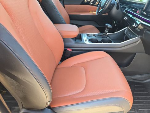 Certified 2025 Kia Carnival SX Prestige FWD image 21