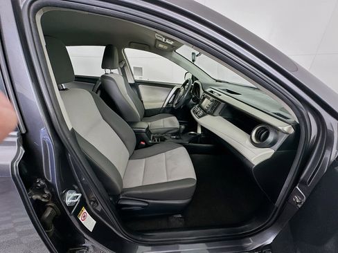 Used 2015 Toyota RAV4 LE image 28