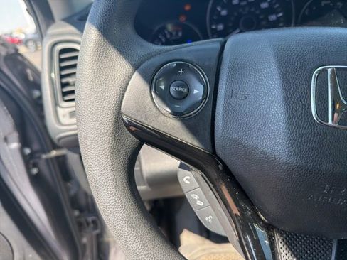 Used 2019 Honda HR-V LX image 16