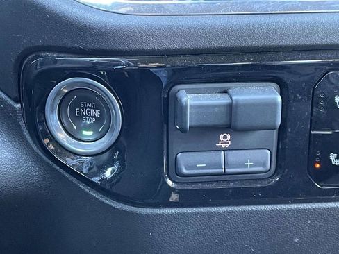 Used 2025 Chevrolet Silverado 1500 LT image 17