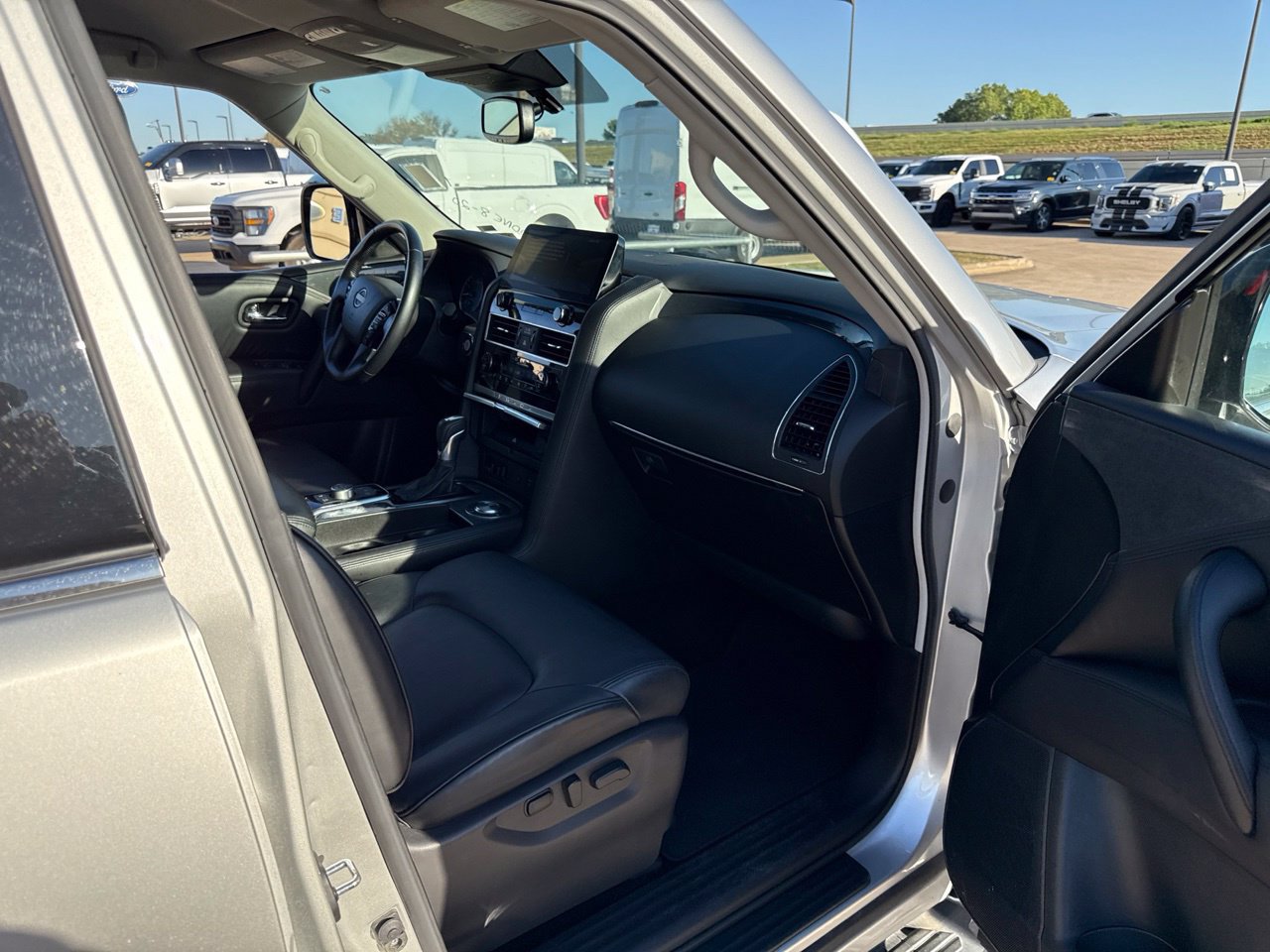 Used 2024 Nissan Armada SV RWD image 15