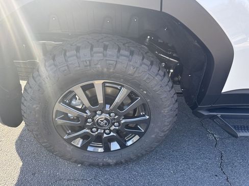 New 2024 Toyota Land Cruiser image 11