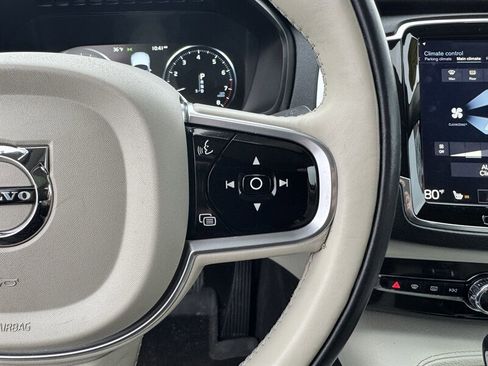 Used 2018 Volvo XC90 T6 Momentum w/ Convenience Package image 10