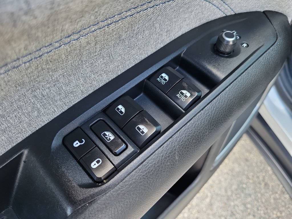 Used 2024 Jeep Compass Latitude AWD/4WD image 13