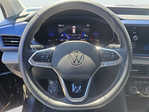 Used 2023 Volkswagen Taos SE AWD/4WD image 28
