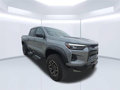 Used 2024 Chevrolet Colorado ZR2 w/ ZR2 Convenience Package III AWD/4WD image 9