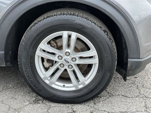 Used 2022 Ford Explorer XLT w/ Equipment Group 202A image 7