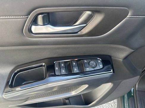 Used 2023 Nissan Pathfinder SL w/ SL Premium Package AWD/4WD image 16