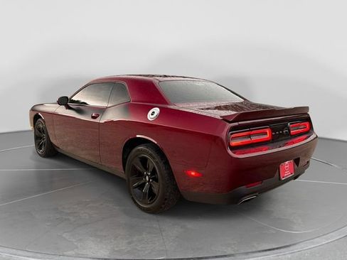 Used 2020 Dodge Challenger SXT RWD image 6