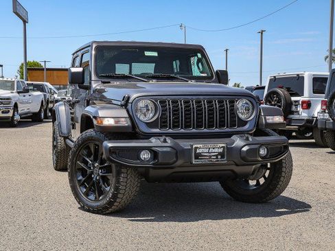Used 2024 Jeep Gladiator Sport AWD/4WD image 1