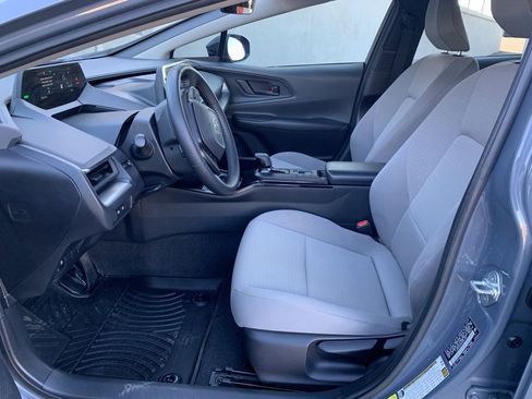 Certified 2023 Toyota Prius LE image 2