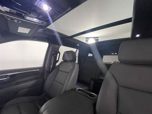 Used 2026 Chevrolet Tahoe Z71 w/ Comfort Package AWD/4WD image 10