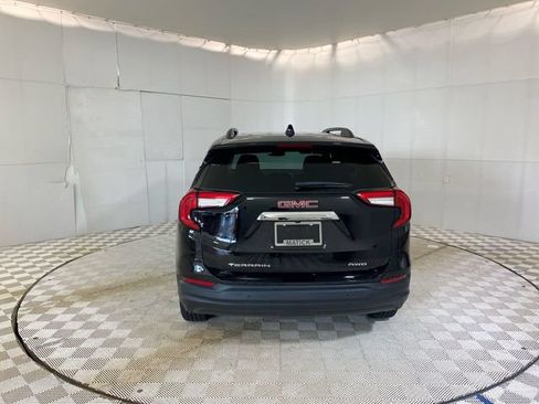 Used 2024 GMC Terrain SLE w/ Driver Convenience Package AWD/4WD image 18