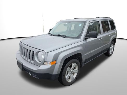 Used 2017 Jeep Patriot Latitude image 9