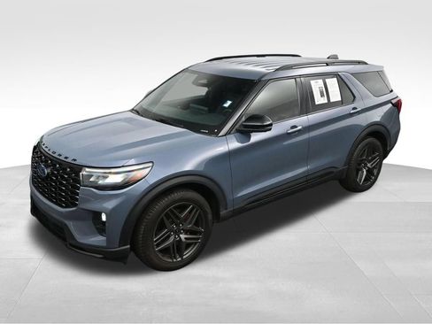 Used 2025 Ford Explorer ST-Line w/ Premium Package RWD image 29