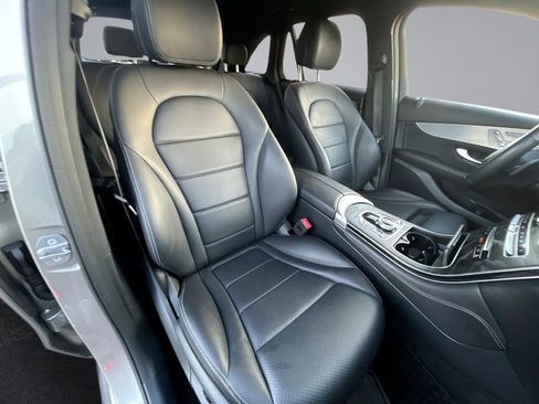 Used 2019 Mercedes-Benz GLC 300 4MATIC image 16