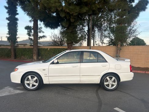 Used 2002 MAZDA Protege ES image 2