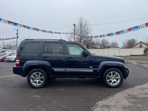Used 2012 Jeep Liberty Sport image 4