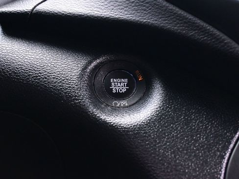 Used 2022 Jeep Cherokee Limited image 24