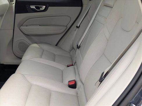 Used 2021 Volvo XC60 T5 Inscription w/ Advanced Package image 16