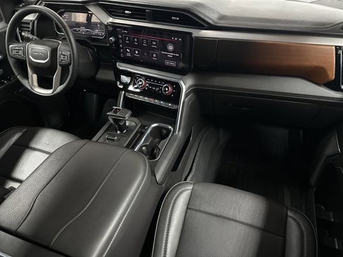 Used 2024 GMC Sierra 1500 Denali w/ Technology Package image 12