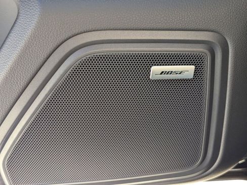 Certified 2025 Porsche Macan image 15