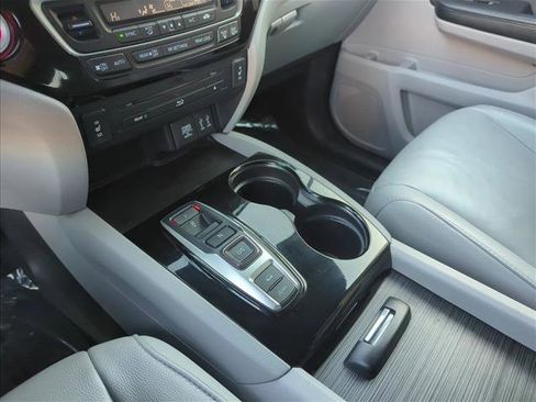 Used 2016 Honda Pilot Touring image 21