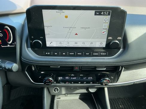 Used 2021 Nissan Rogue Platinum AWD/4WD image 17