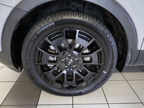 Used 2022 Kia Telluride SX w/ SX Prestige Package image 17