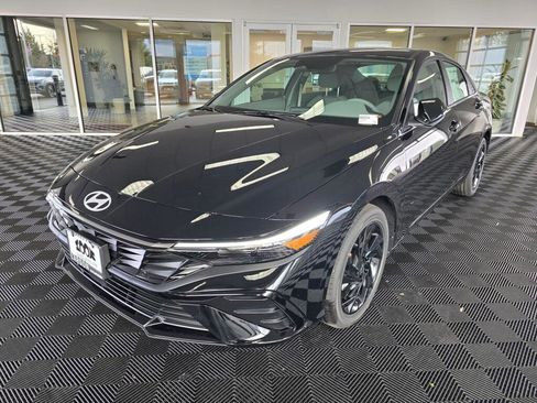 New 2026 Hyundai Elantra SEL Sport image 9