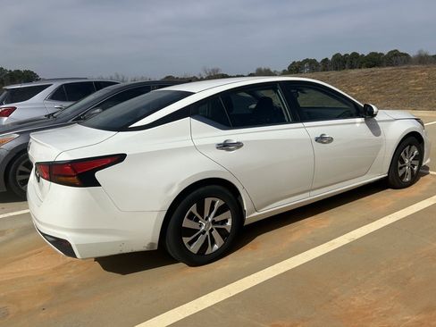 Used 2022 Nissan Altima 2.5 S image 5