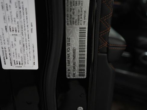 Used 2022 Jeep Grand Cherokee L Summit w/ Advanced Protech Group IV image 23