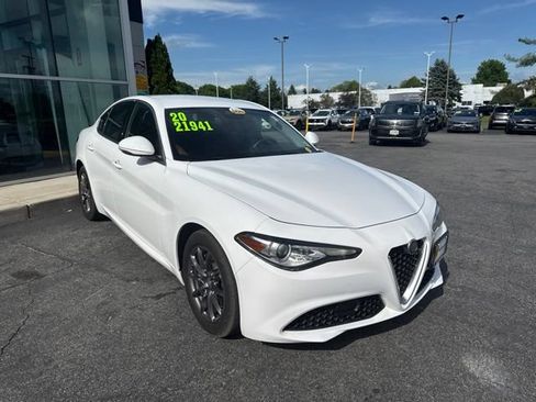 Used 2020 Alfa Romeo Giulia AWD w/ Cold Weather Package image 9