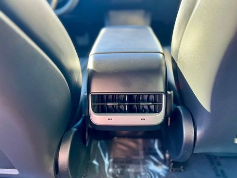 Used 2023 Tesla Model 3 Standard Range image 16