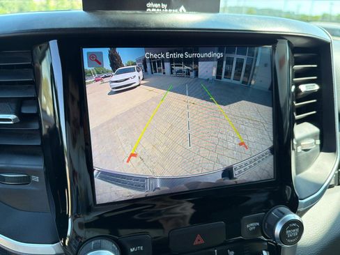 Used 2022 RAM 1500 Big Horn AWD/4WD image 15